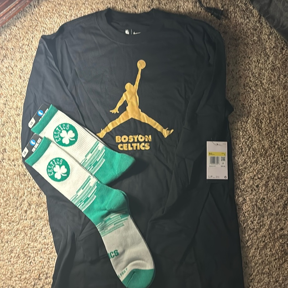 Boston Celtics long sleeve shirt with 2 pairs of socks bundle 🔥 brand new